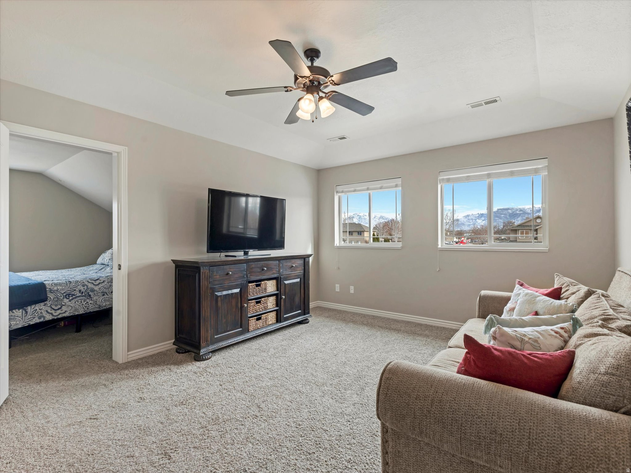 VILLAGE COTTAGES - Residential