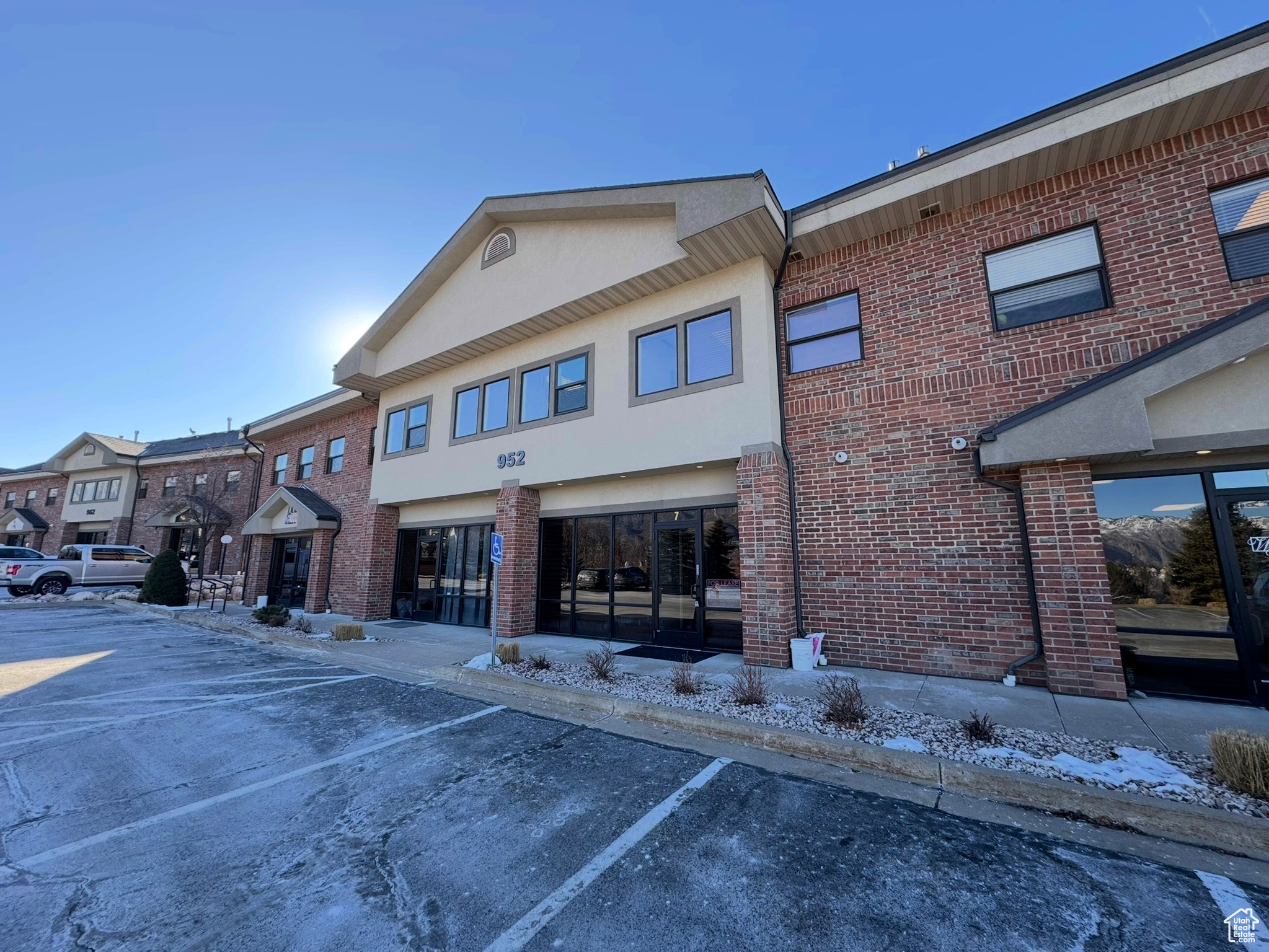 1250 sqft office suite at the exclusive Chambers Business Park.  The suite includes reception area, 3 private offices, a rest room and break room.  Lease is NNN, monthly CAM of $245.  Individually metered for electric and gas.