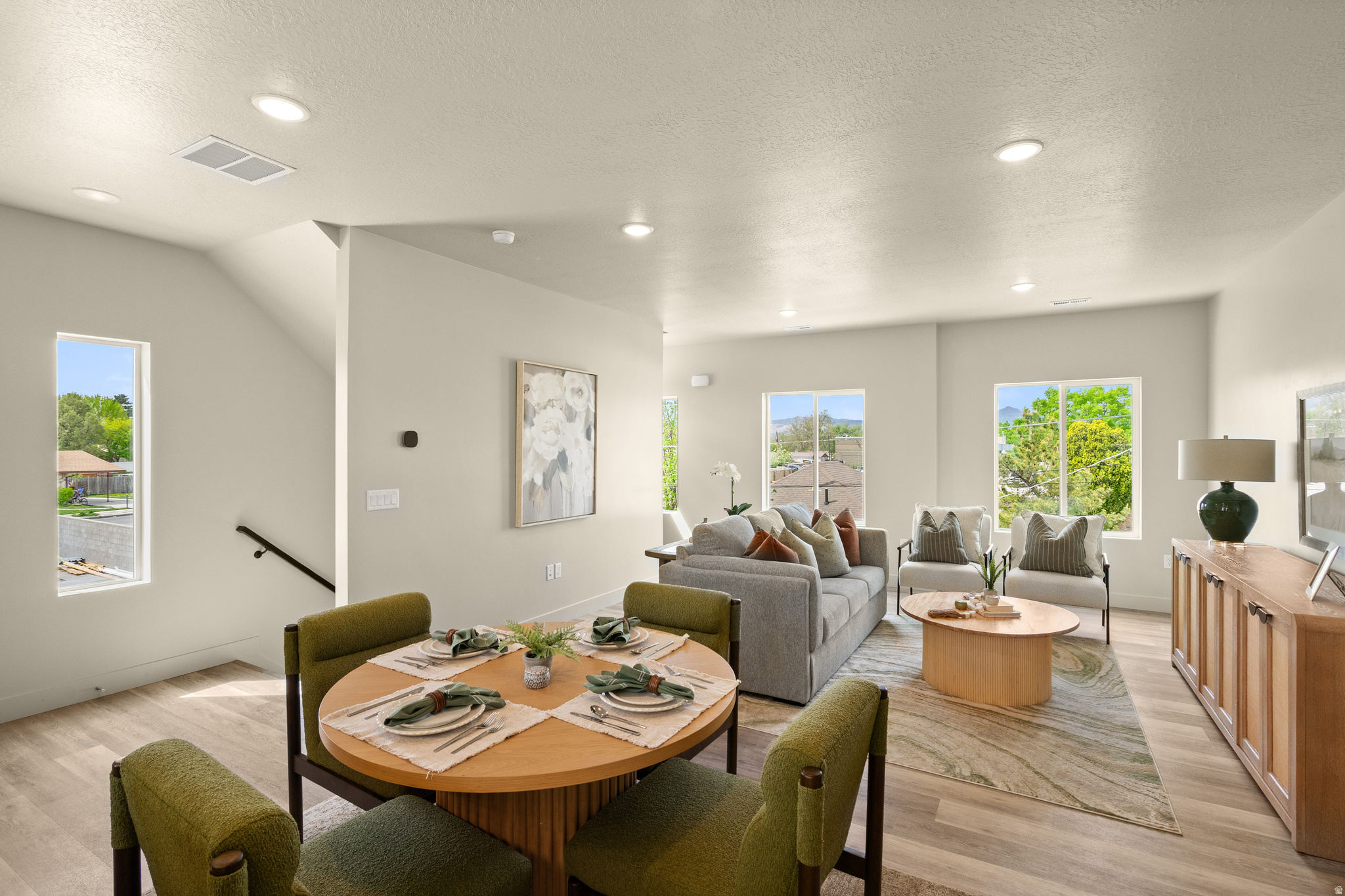 LATITUDE 40 - Residential