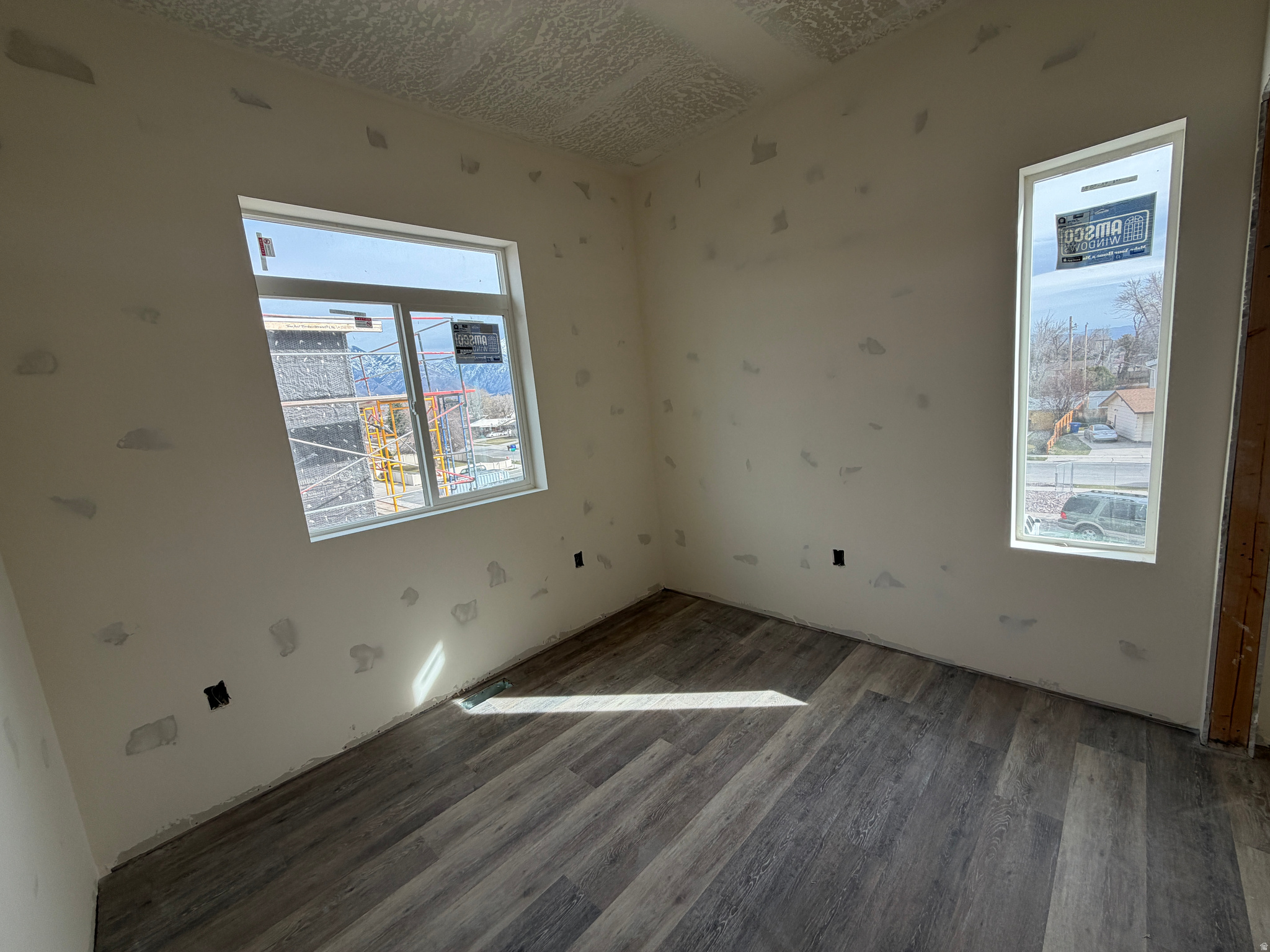 LATITUDE 40 - Residential