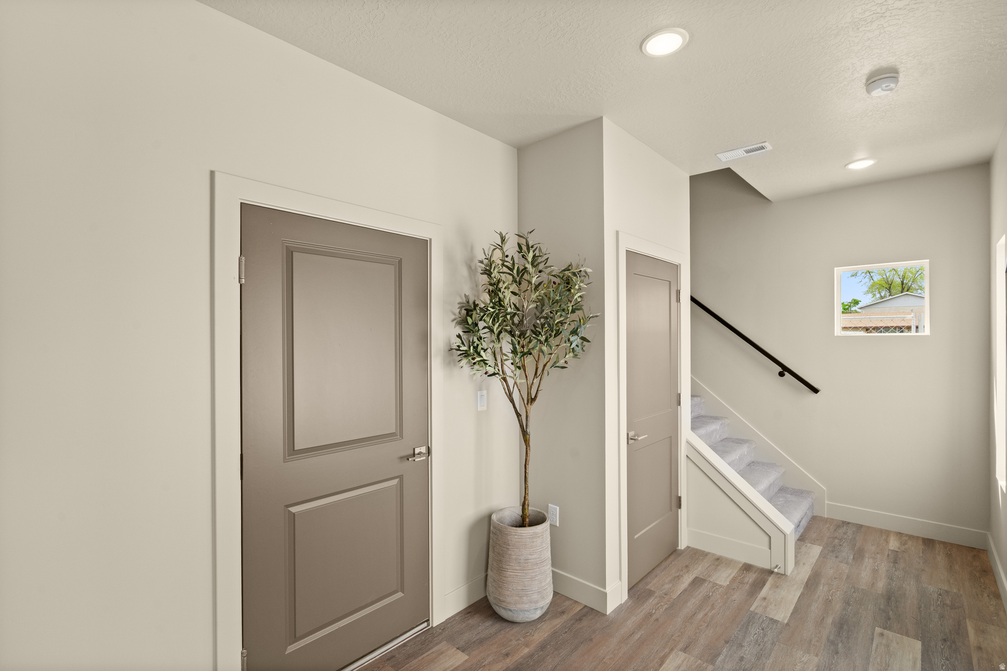 LATITUDE 40 - Residential