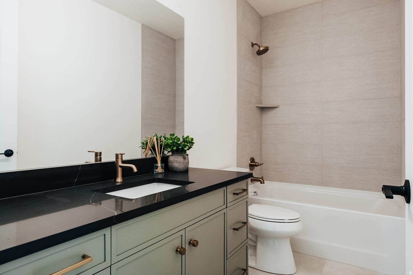 RESIDENTS ON 9TH - Residential