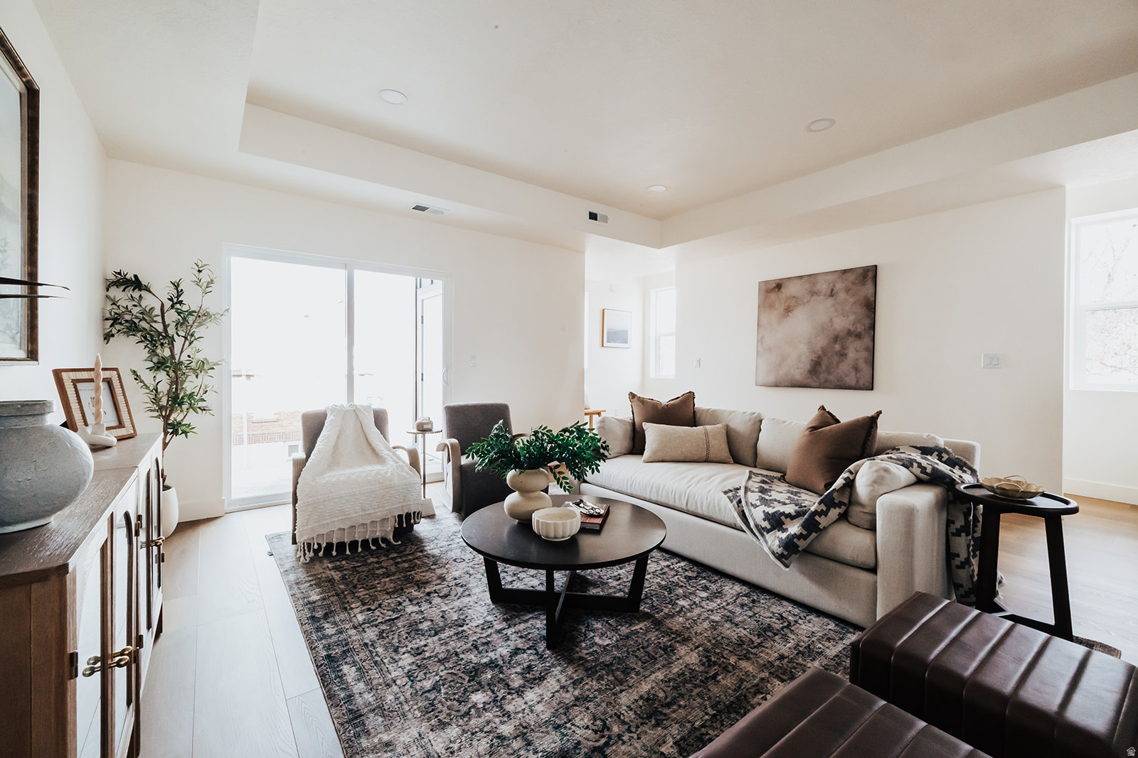 RESIDENTS ON 9TH - Residential