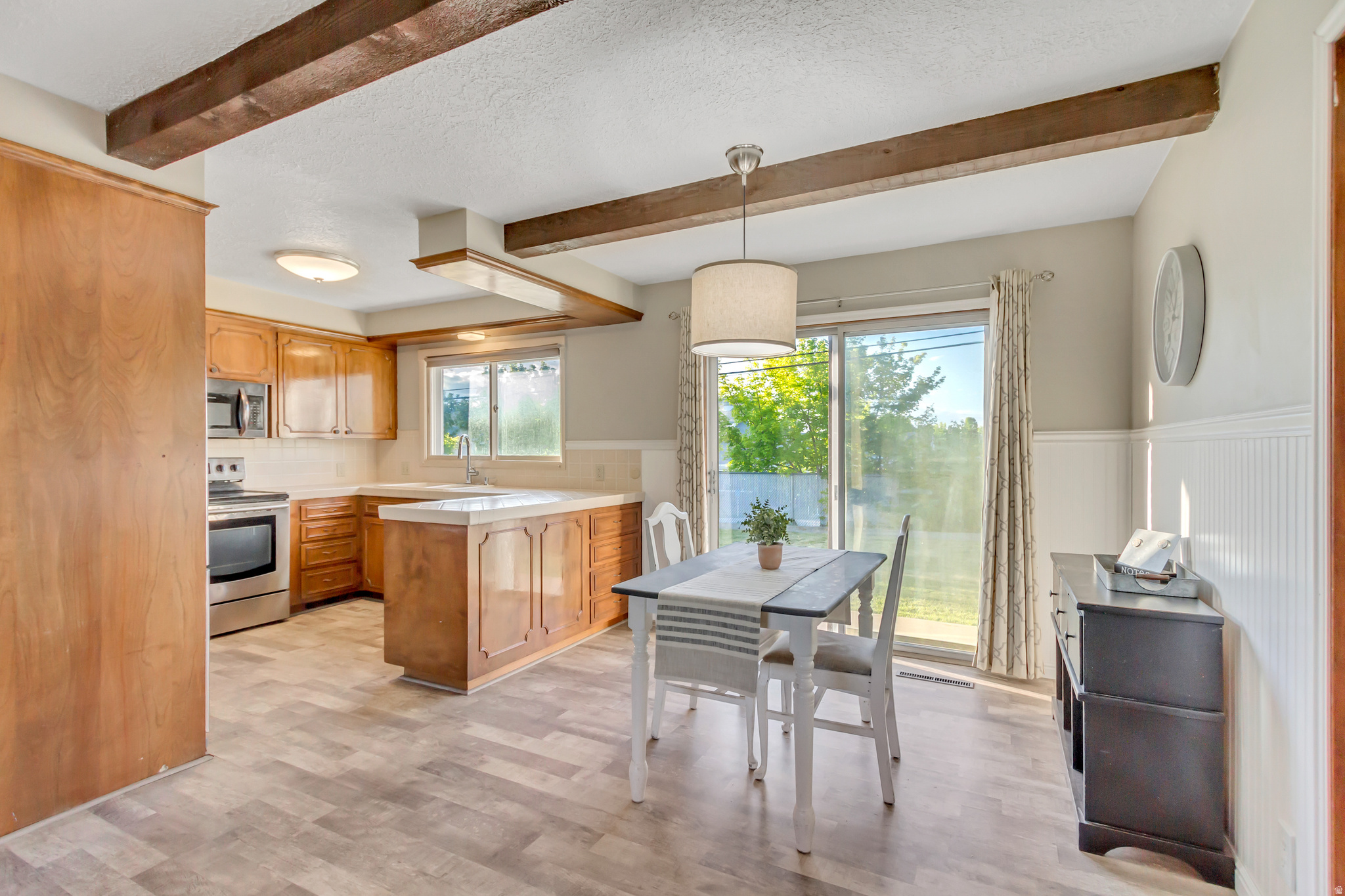 THOMPSON & PACKER - Residential