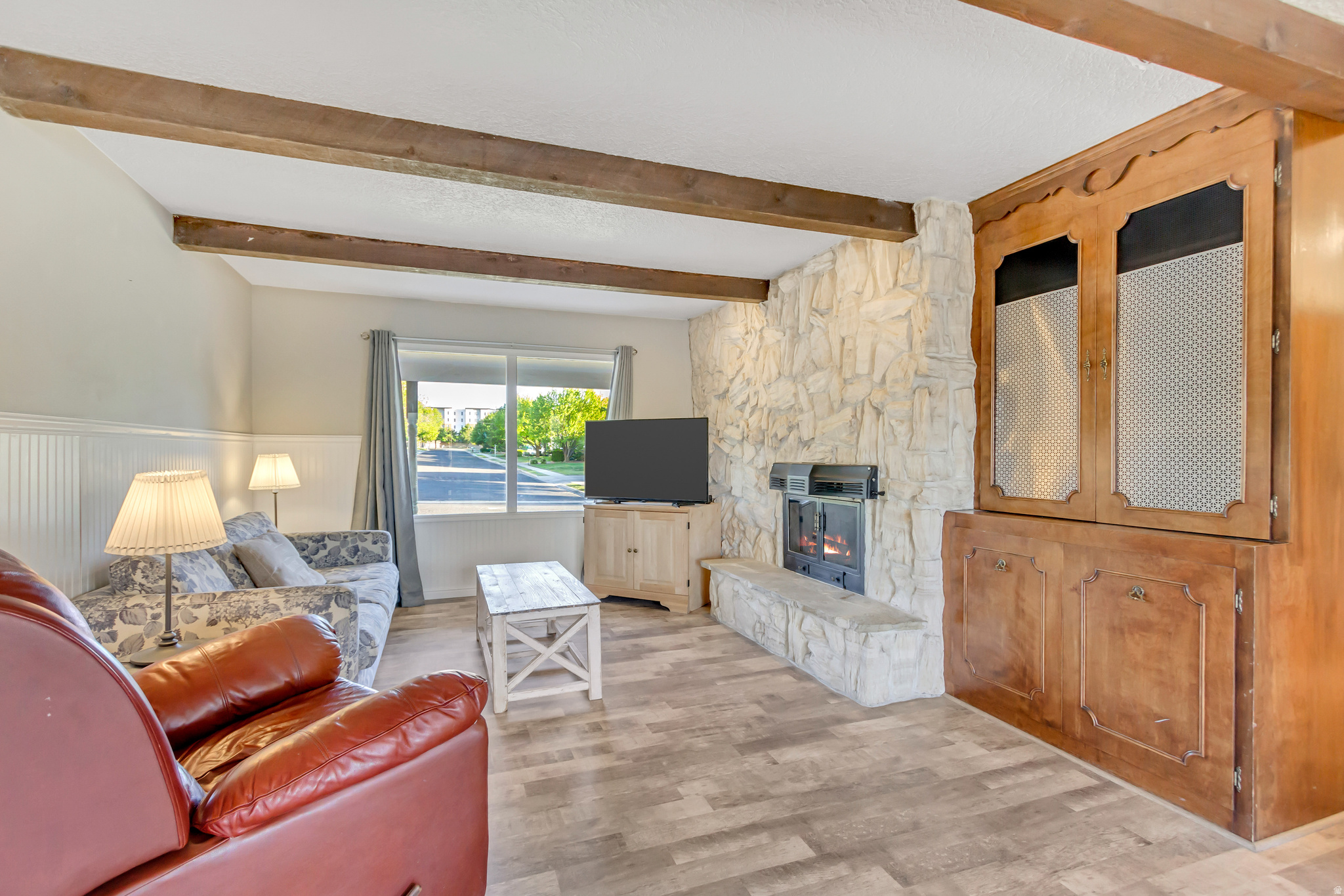 THOMPSON & PACKER - Residential