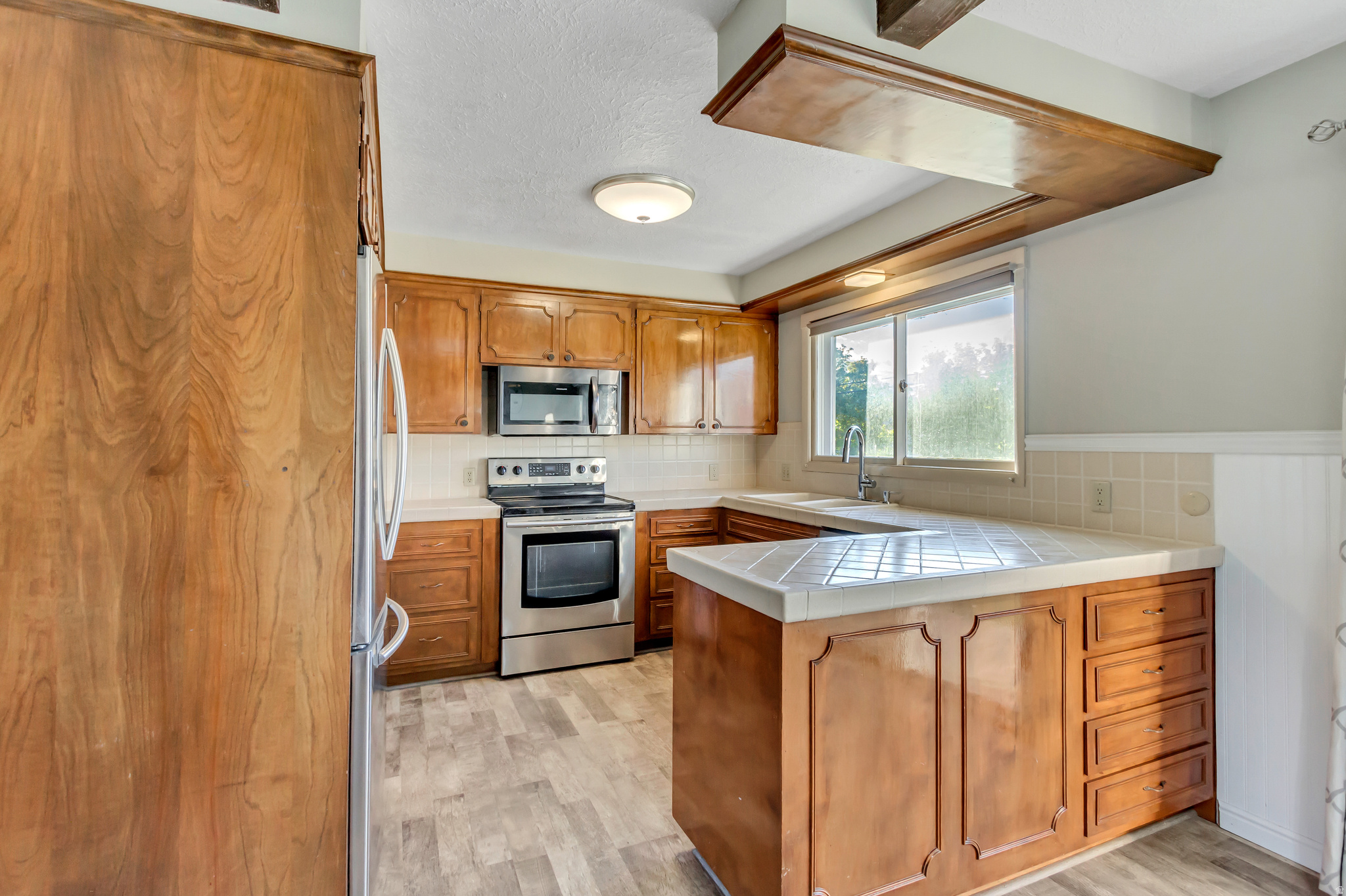 THOMPSON & PACKER - Residential