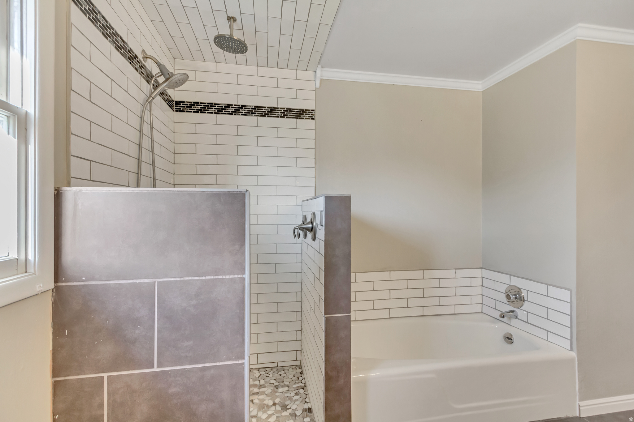 THOMPSON & PACKER - Residential