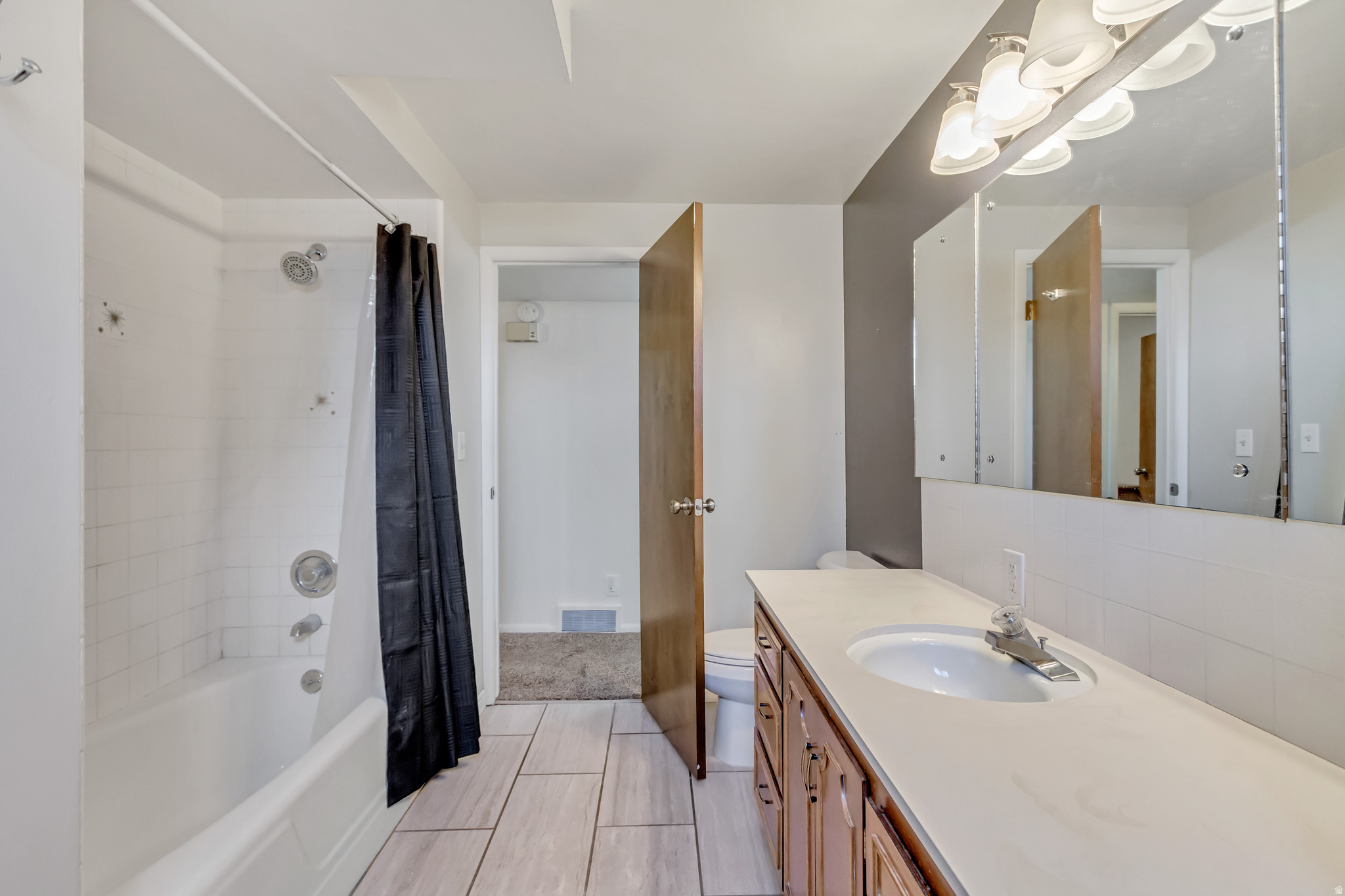 THOMPSON & PACKER - Residential