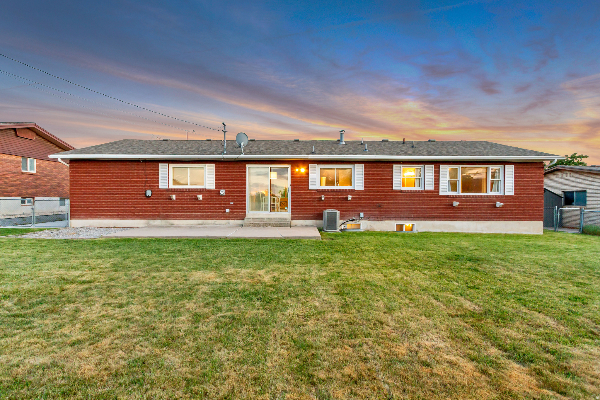 THOMPSON & PACKER - Residential