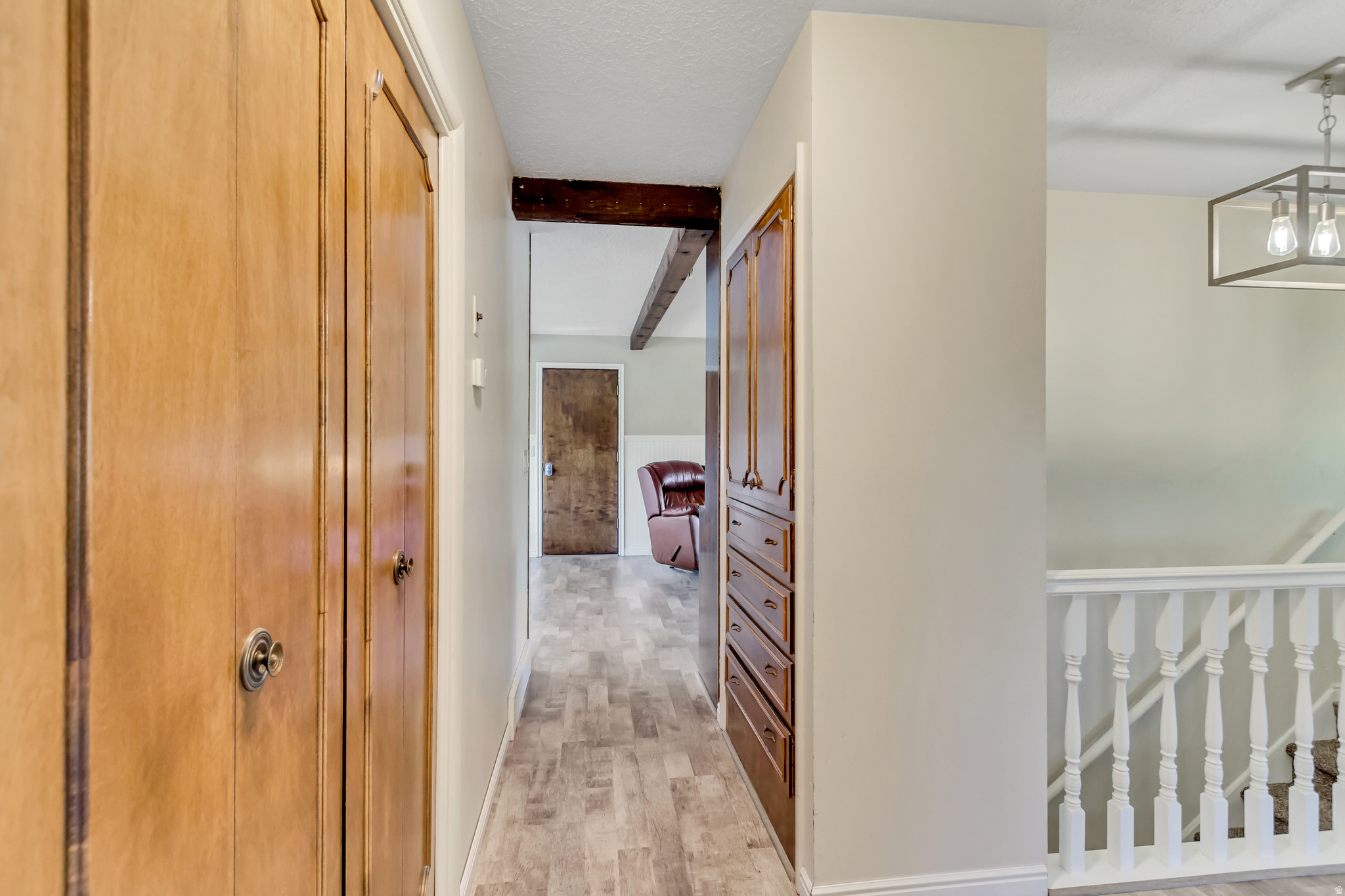 THOMPSON & PACKER - Residential