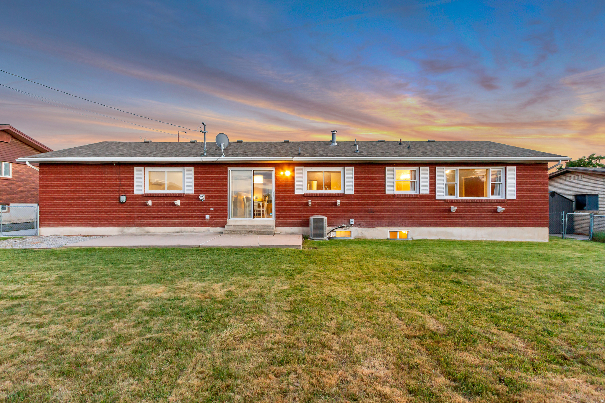 THOMPSON & PACKER - Residential
