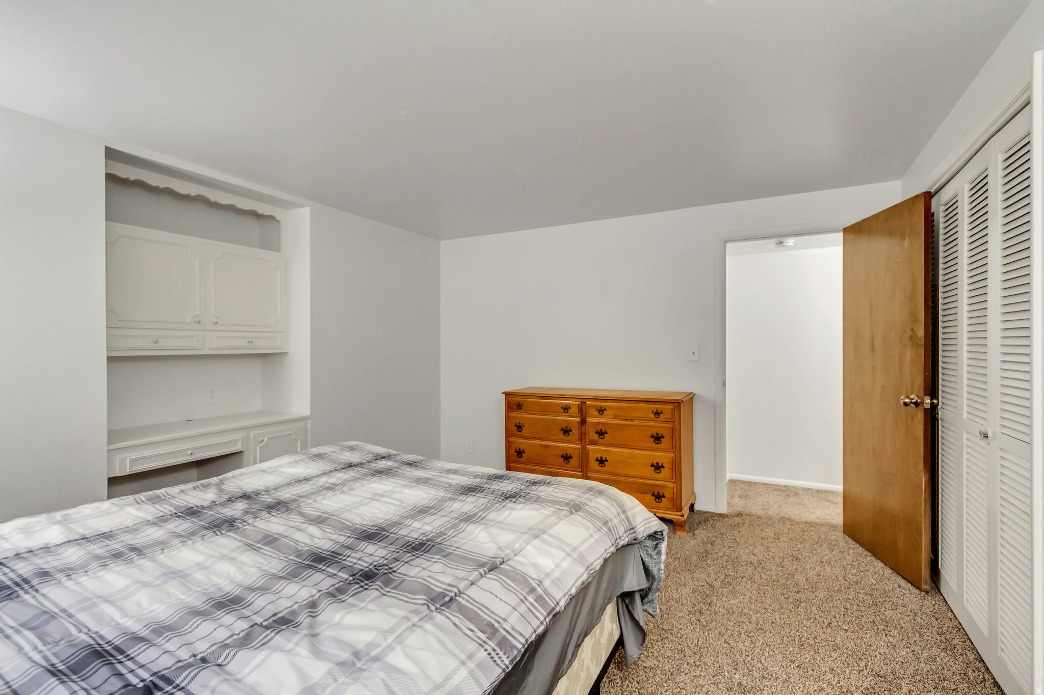THOMPSON & PACKER - Residential
