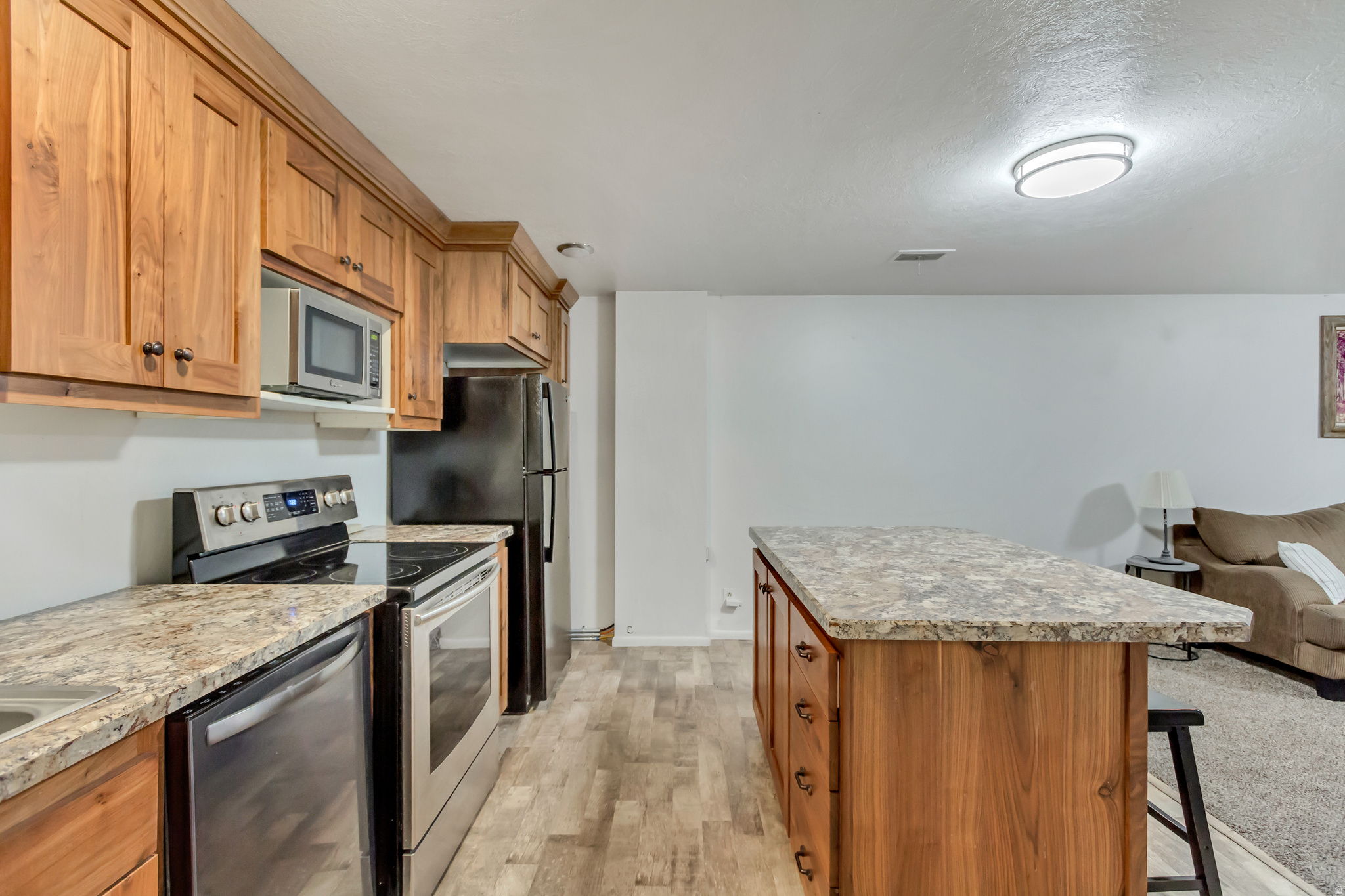 THOMPSON & PACKER - Residential