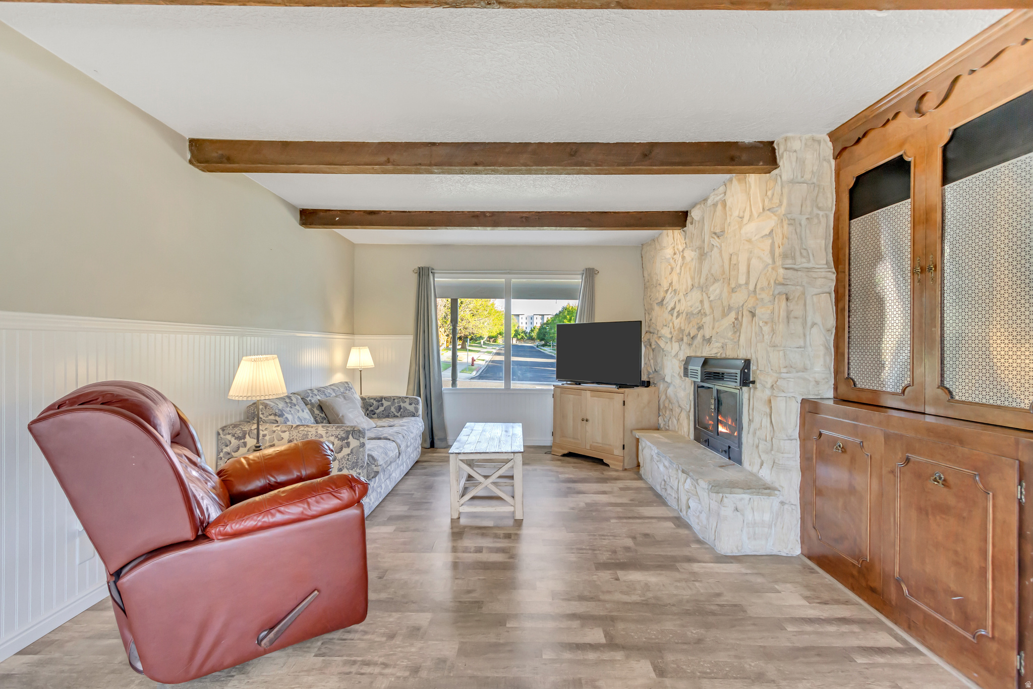THOMPSON & PACKER - Residential