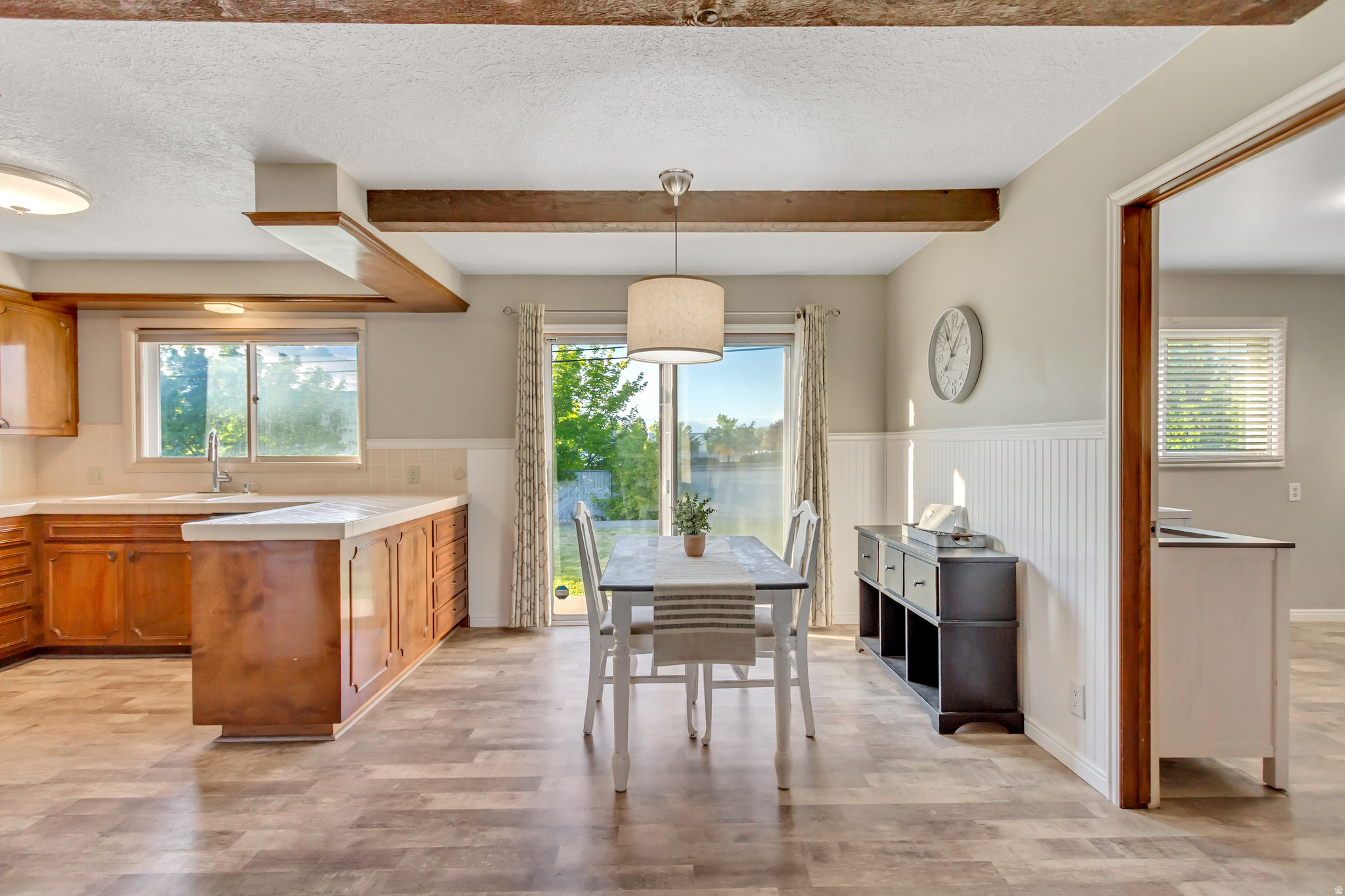 THOMPSON & PACKER - Residential