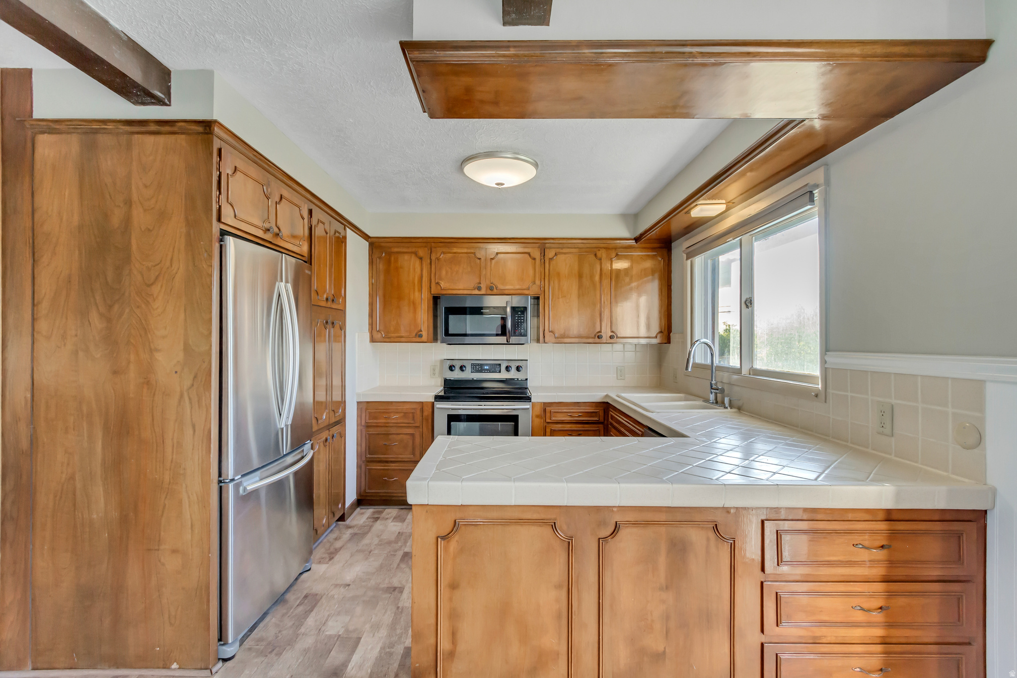 THOMPSON & PACKER - Residential