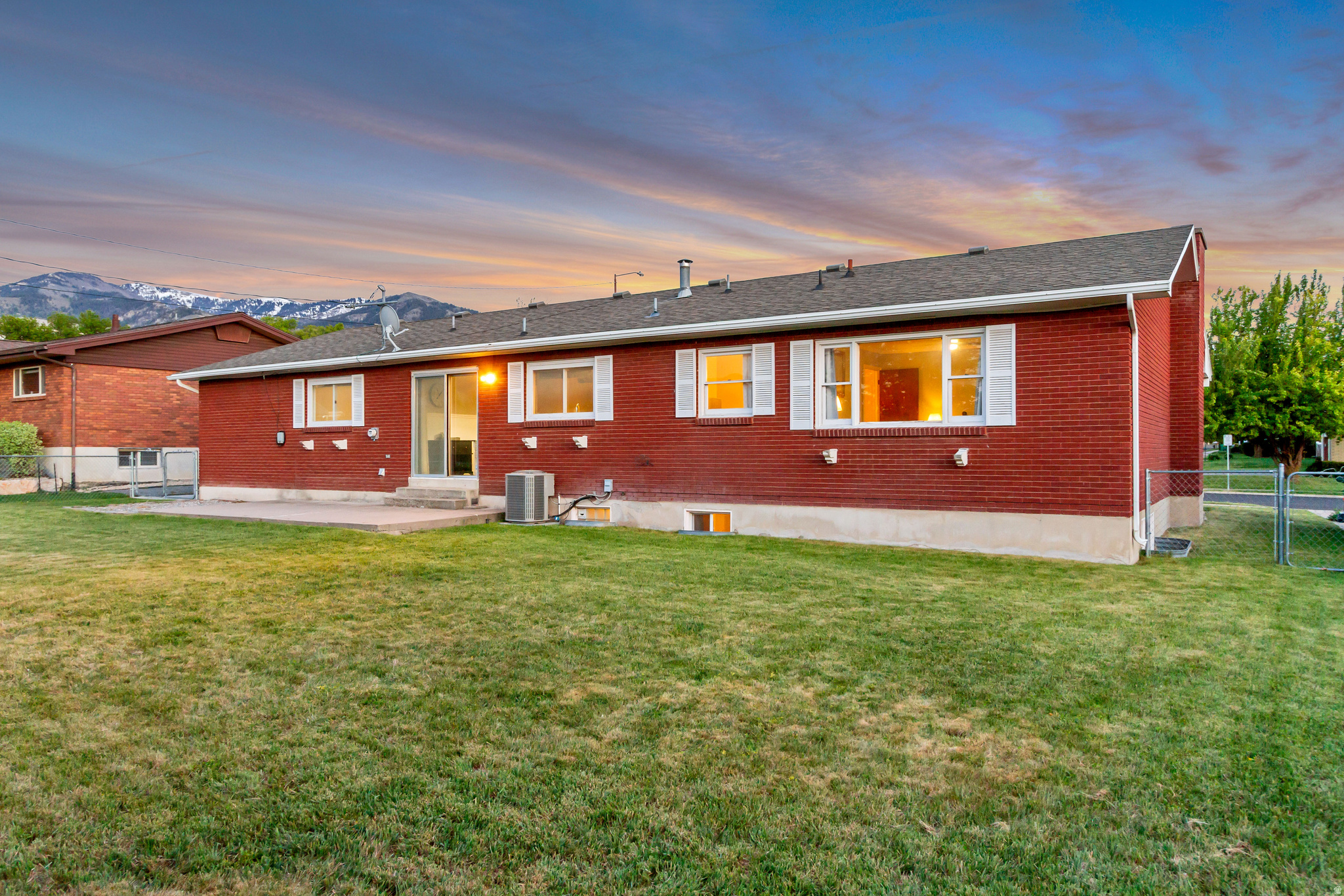 THOMPSON & PACKER - Residential