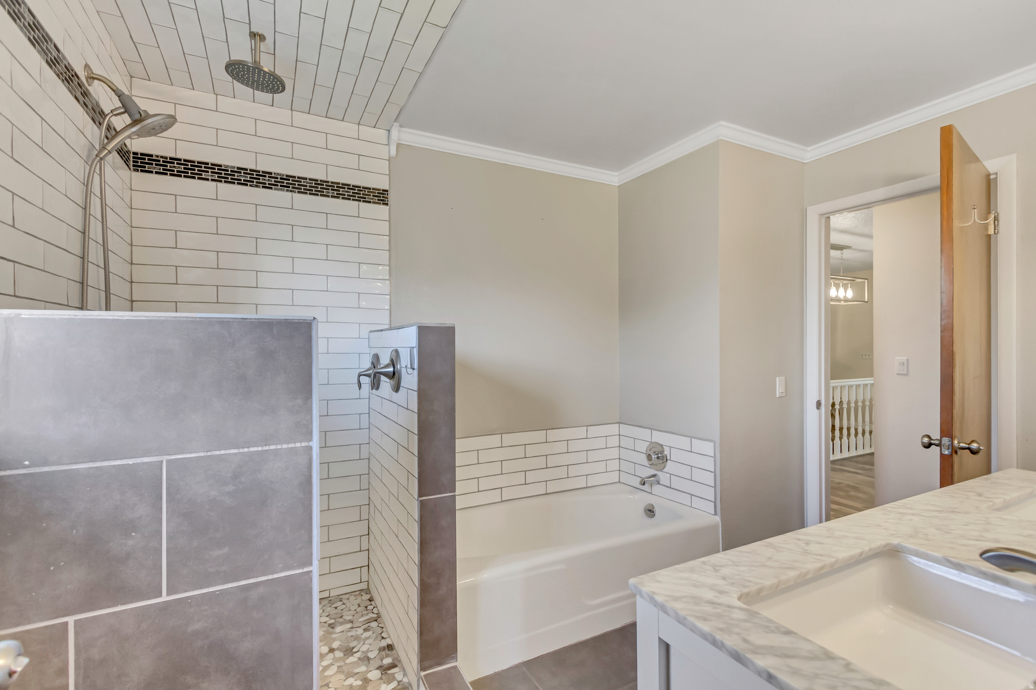 THOMPSON & PACKER - Residential