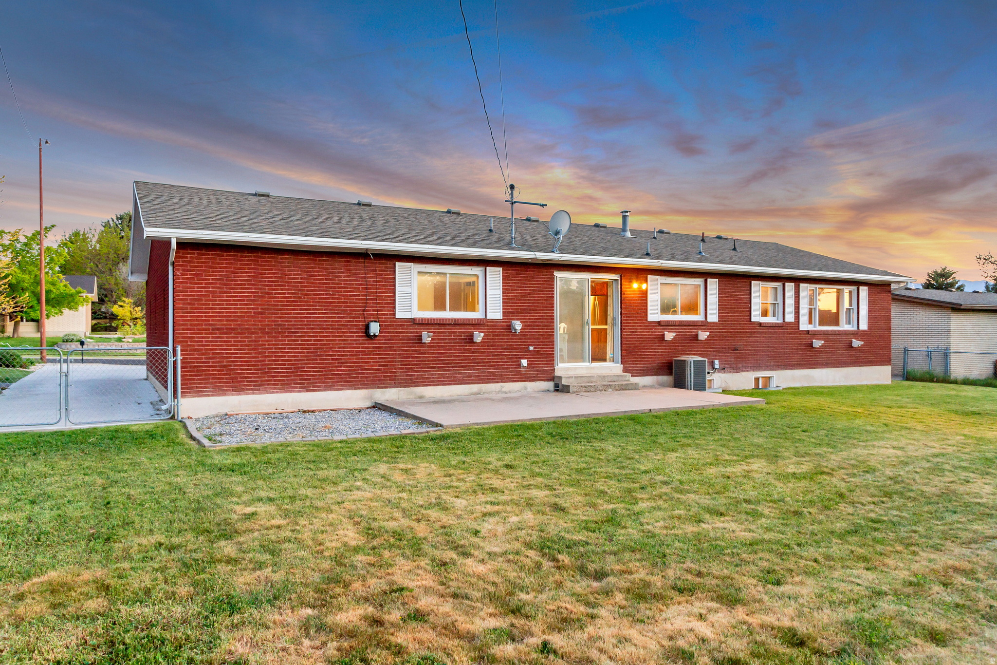 THOMPSON & PACKER - Residential
