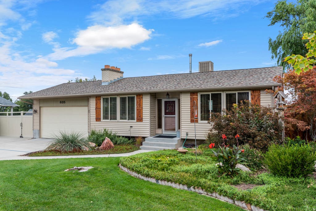 Photo of 835 E CANYON BREEZE LN, Draper, UT 84020 (MLS # 2173402)