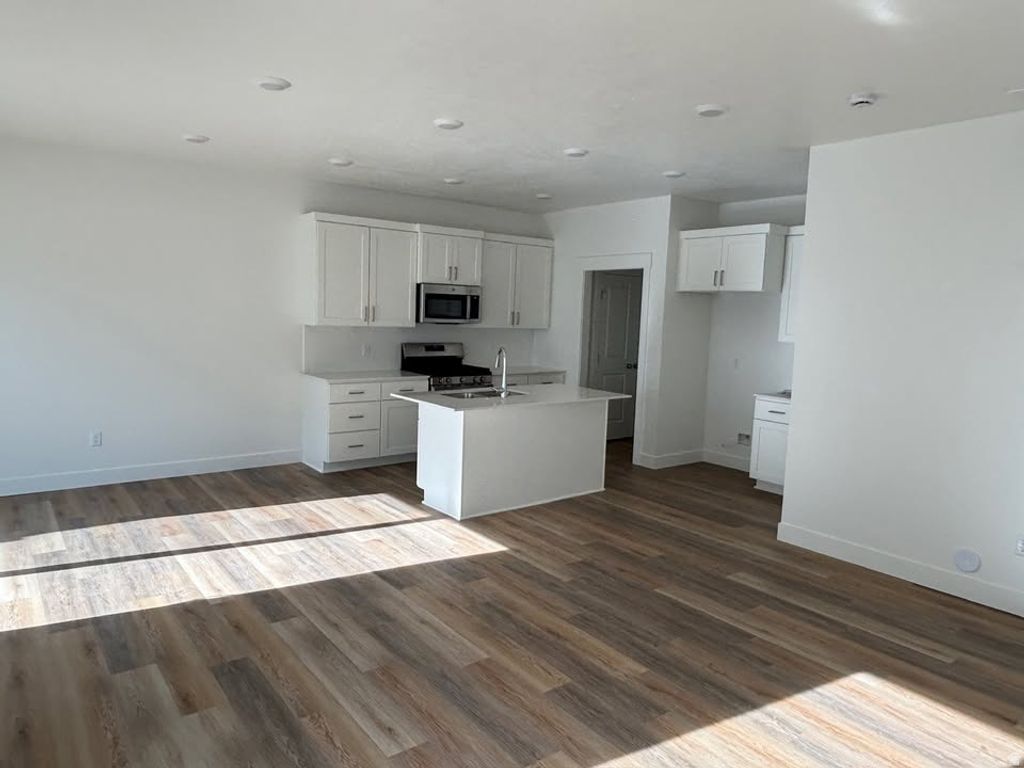 Photo of 616 W 575 N, Smithfield, UT 84335 (MLS # 2123347)