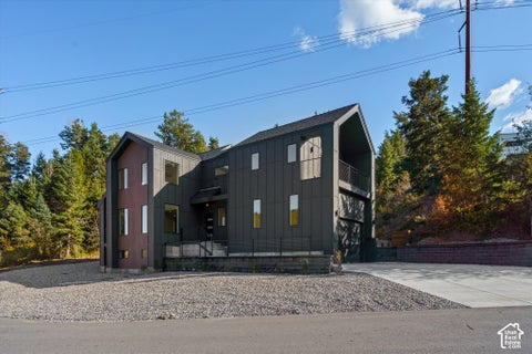Photo of 185 CRESTVIEW DR, Park City, UT 84098 (MLS # 2190508)
