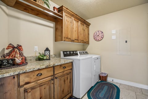 Tiny photo for 482 HYDE PARK LN, Kaysville, UT 84037 (MLS # 2186761)