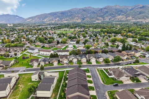 Tiny photo for 482 HYDE PARK LN, Kaysville, UT 84037 (MLS # 2186761)