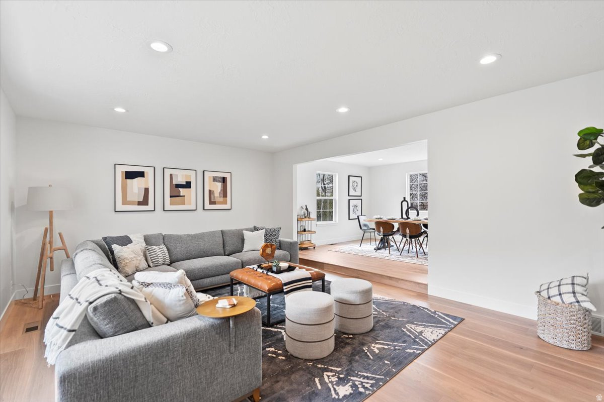 WOODRIDGE EST 2 - Residential