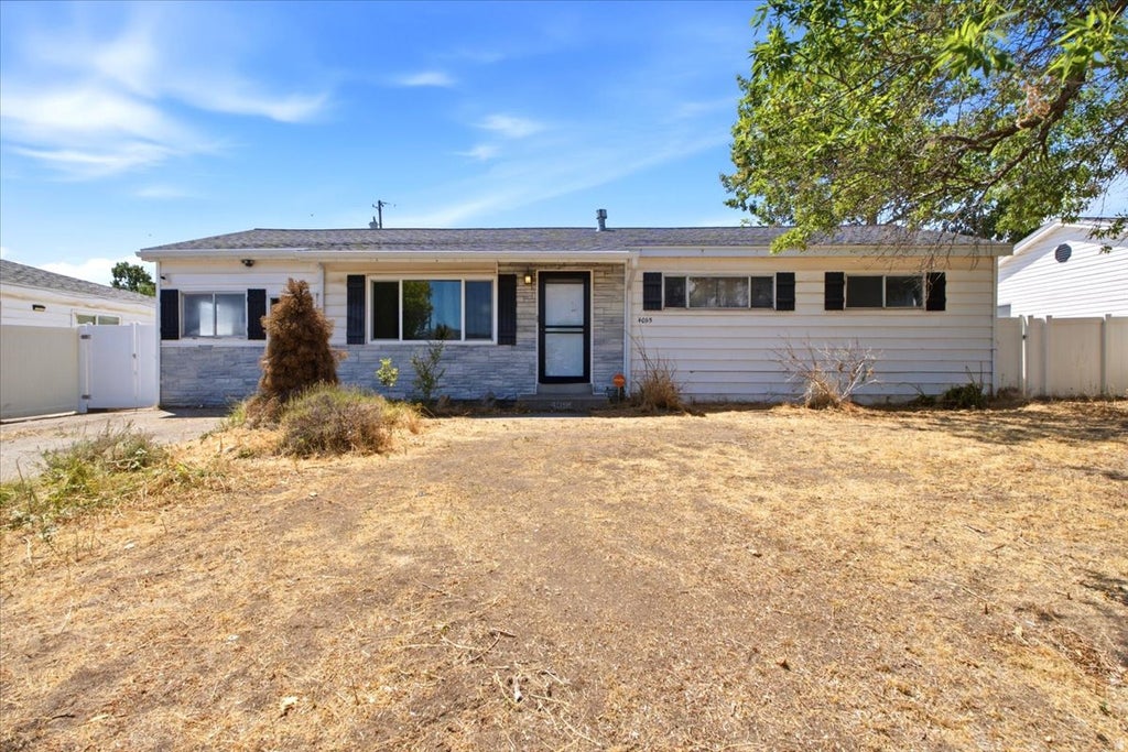 Photo of 4095 W 4775 S, Salt Lake City, UT 84118 (MLS # 2174950)