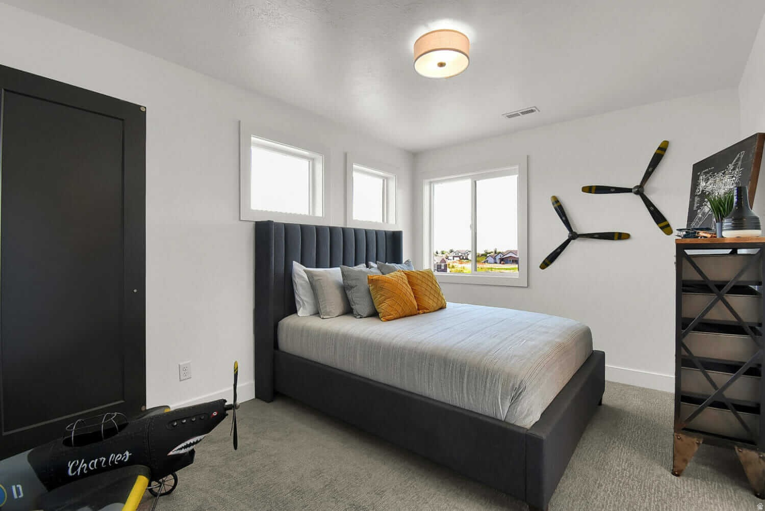 SMILING H - Residential