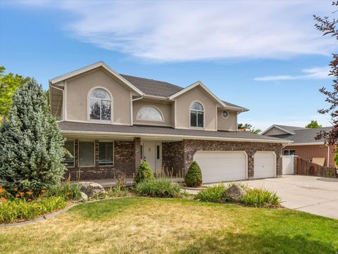 Homes For Sale - 2526 W Windsor Manor Ct<br/> South Jordan, UT 84095