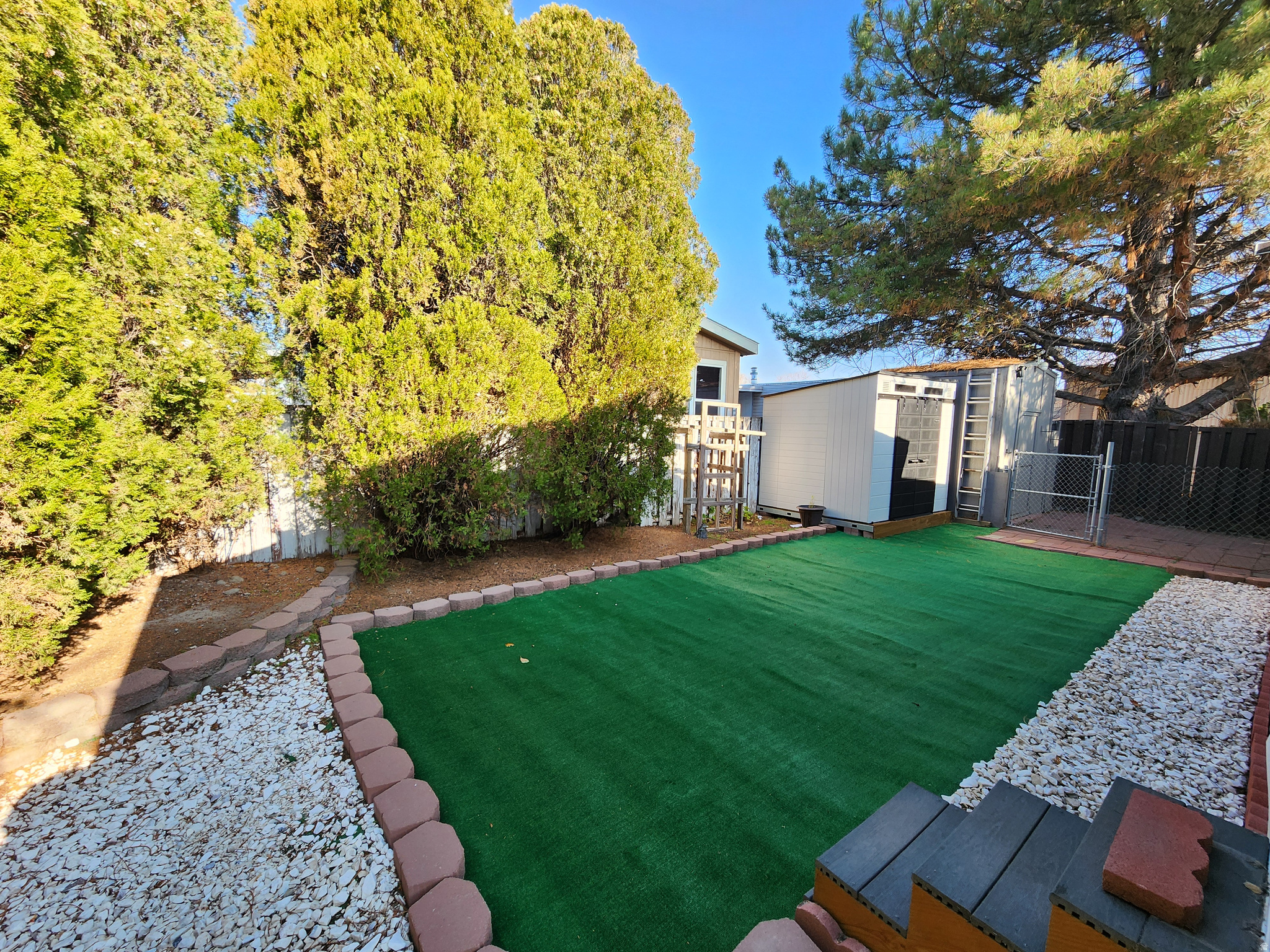 MEADOWBROOK VILLAGE - Residential