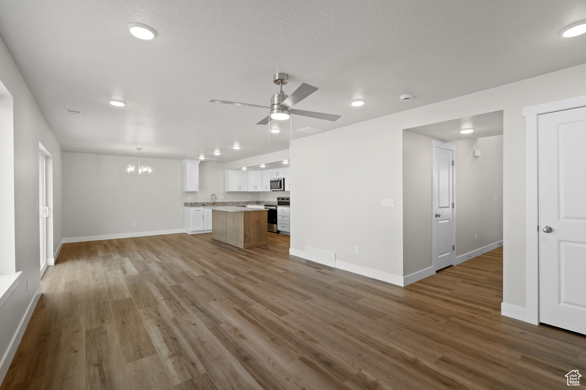 APPLE HOLLOW AT THE ORCHARDS - Residential