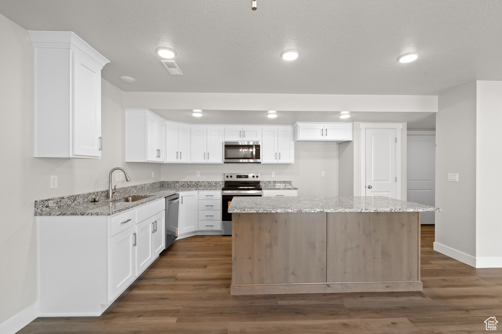 APPLE HOLLOW AT THE ORCHARDS - Residential