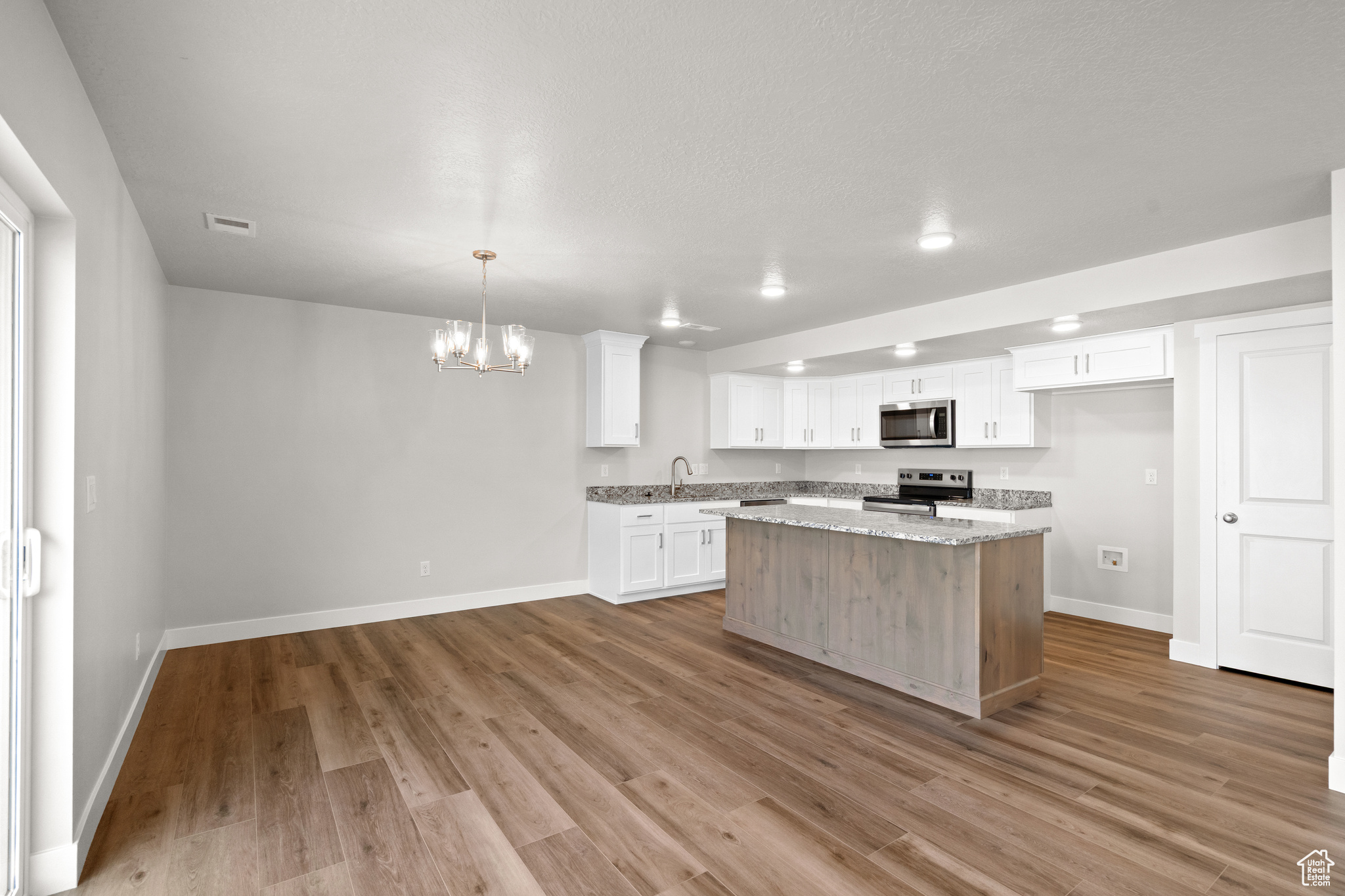 APPLE HOLLOW AT THE ORCHARDS - Residential