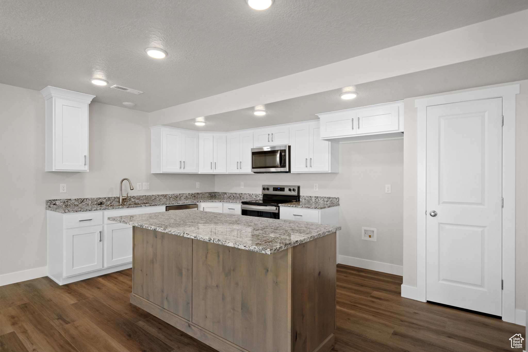 APPLE HOLLOW AT THE ORCHARDS - Residential