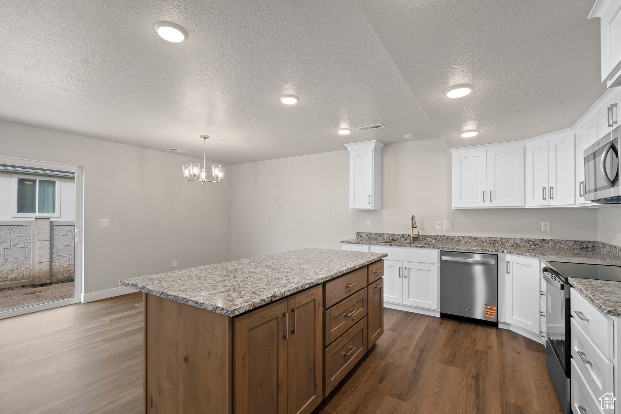 APPLE HOLLOW AT THE ORCHARDS - Residential