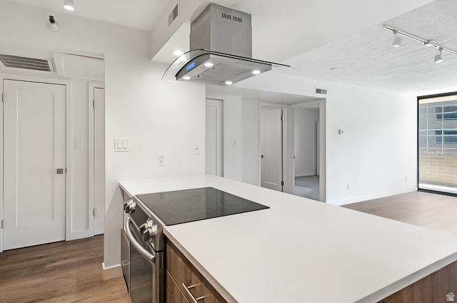 BROADWAY TOWER CONDOMINIUMS - Residential