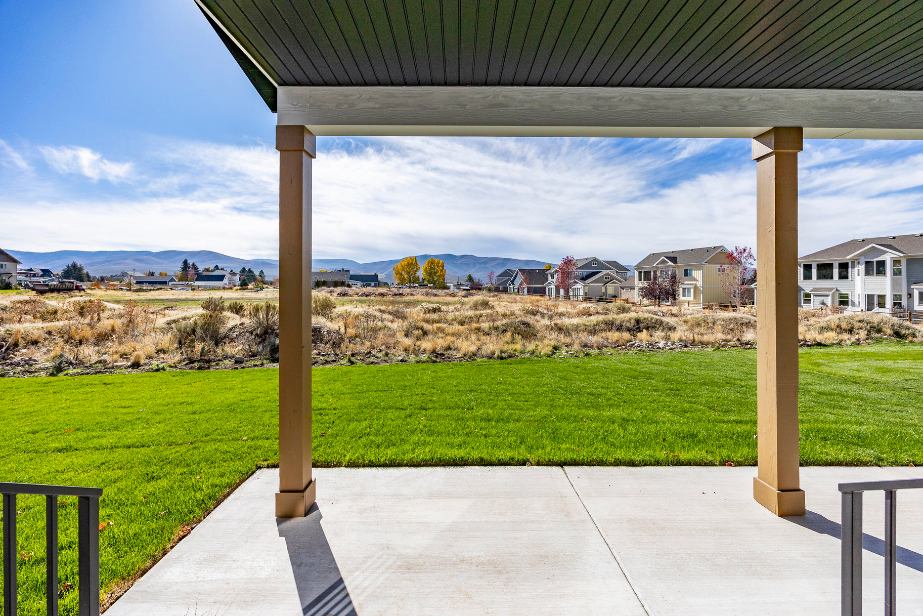 THE CROSSING - Residential