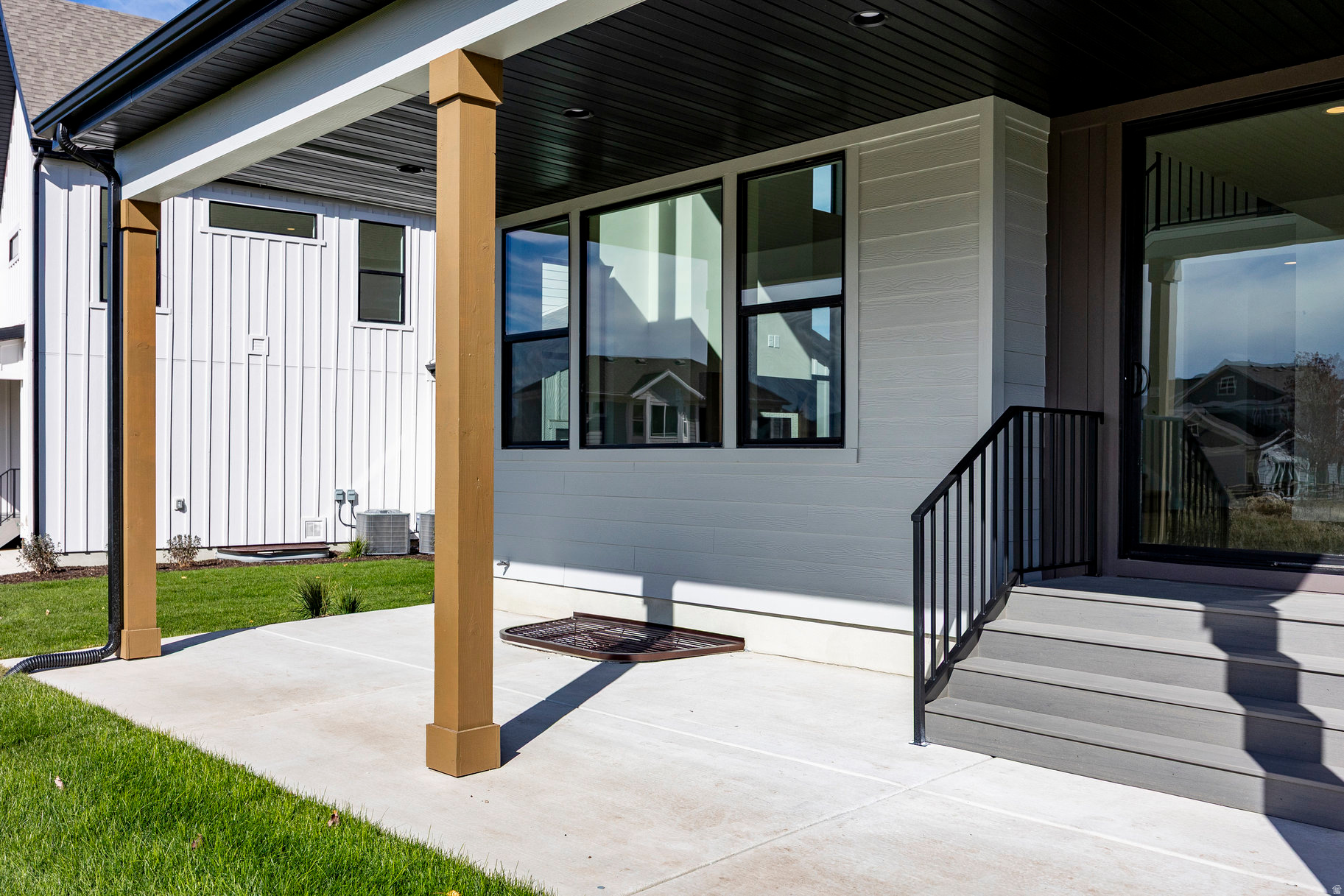 THE CROSSING - Residential