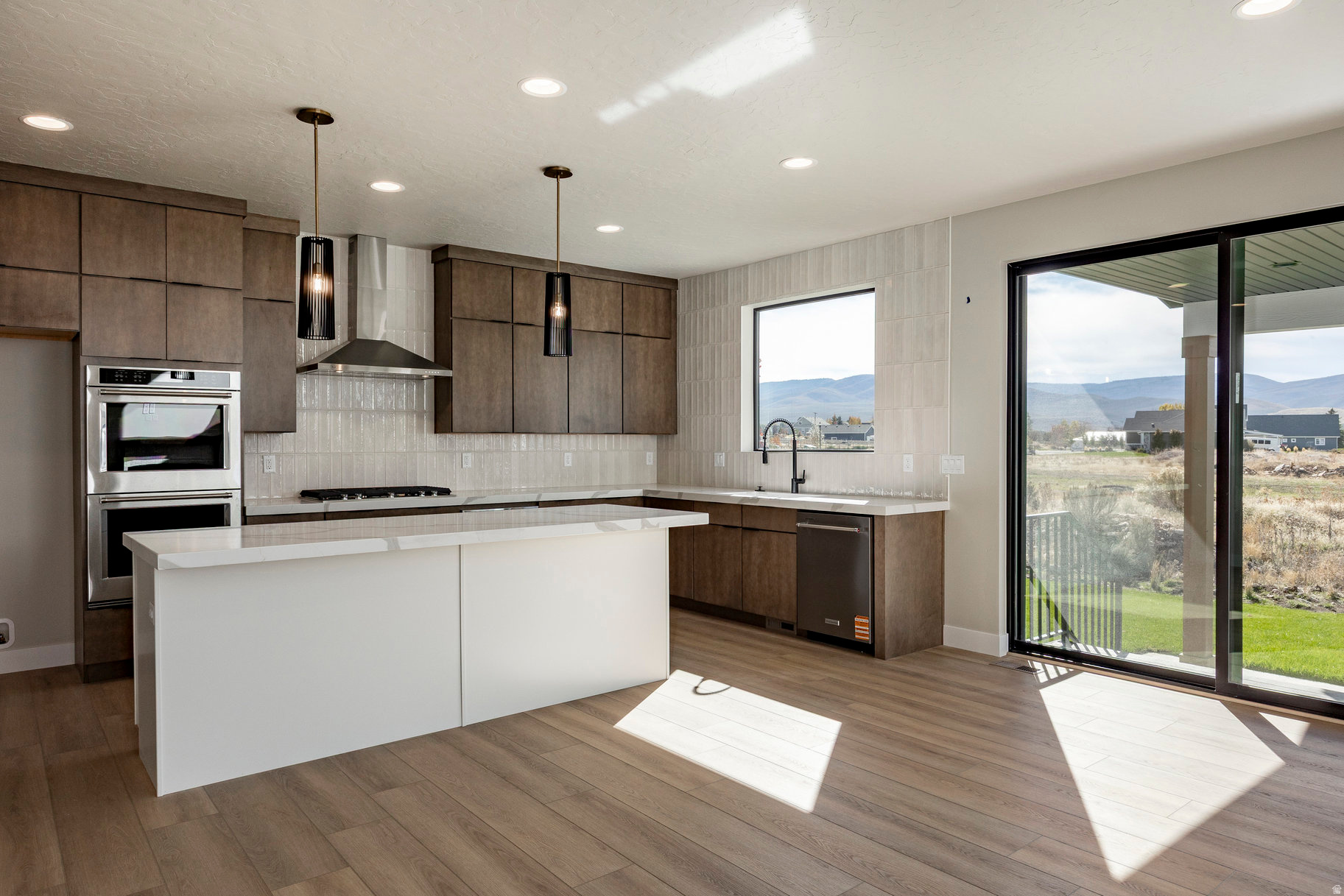 THE CROSSING - Residential