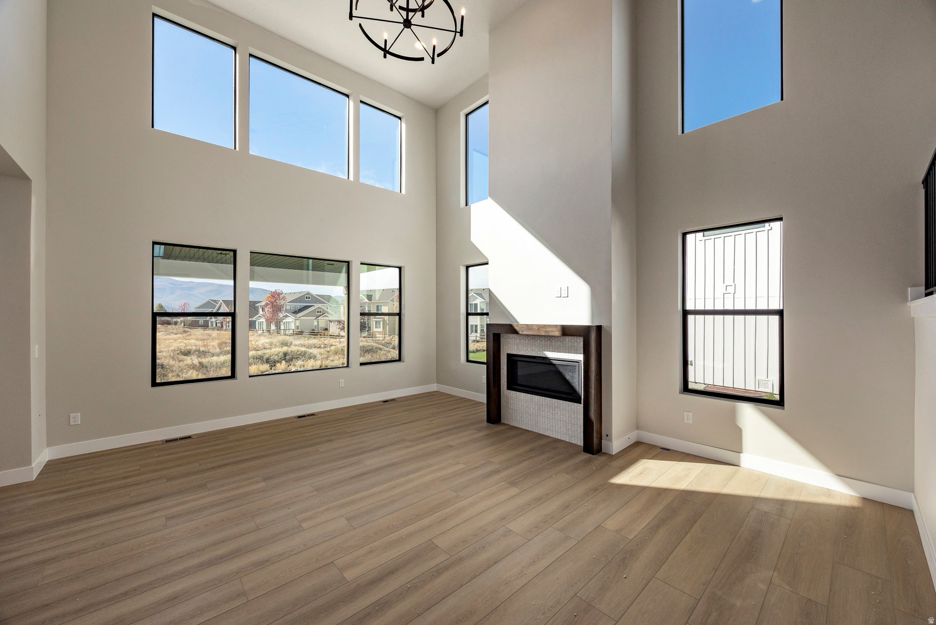 THE CROSSING - Residential