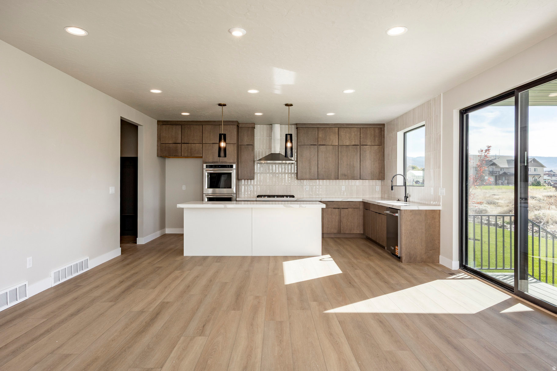 THE CROSSING - Residential