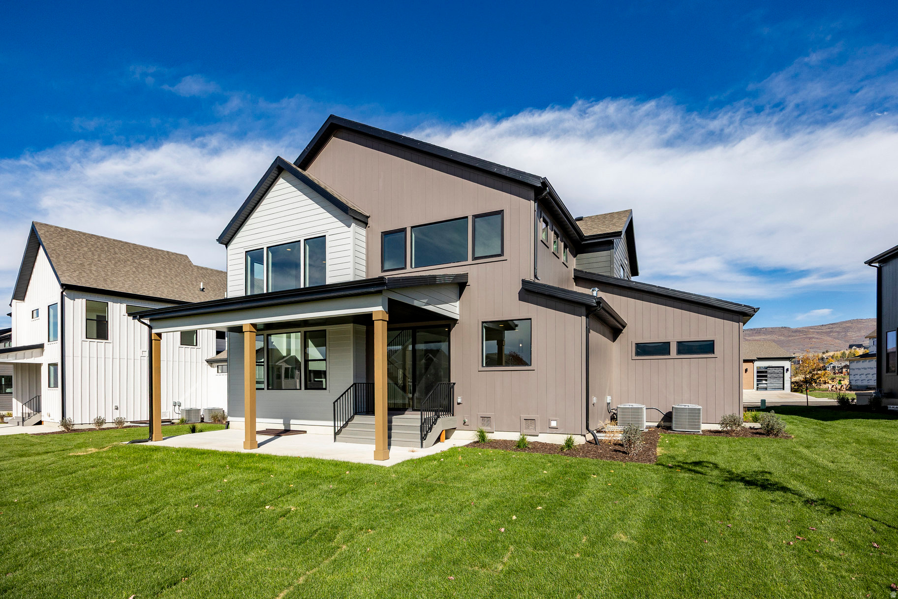 THE CROSSING - Residential