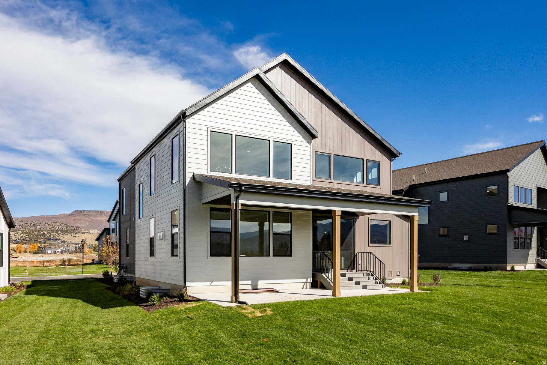 THE CROSSING - Residential