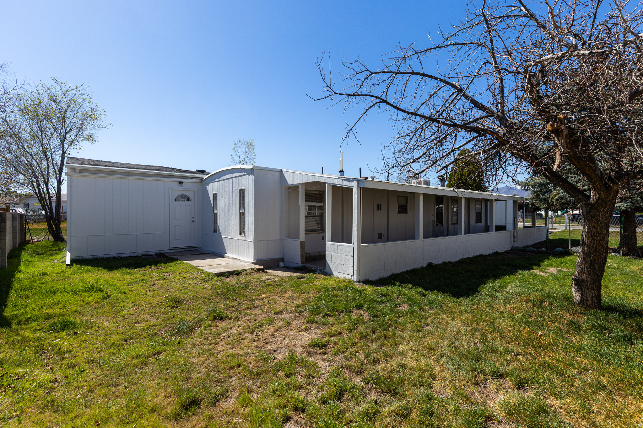 THE COUNTRY SQUIRE S - Residential