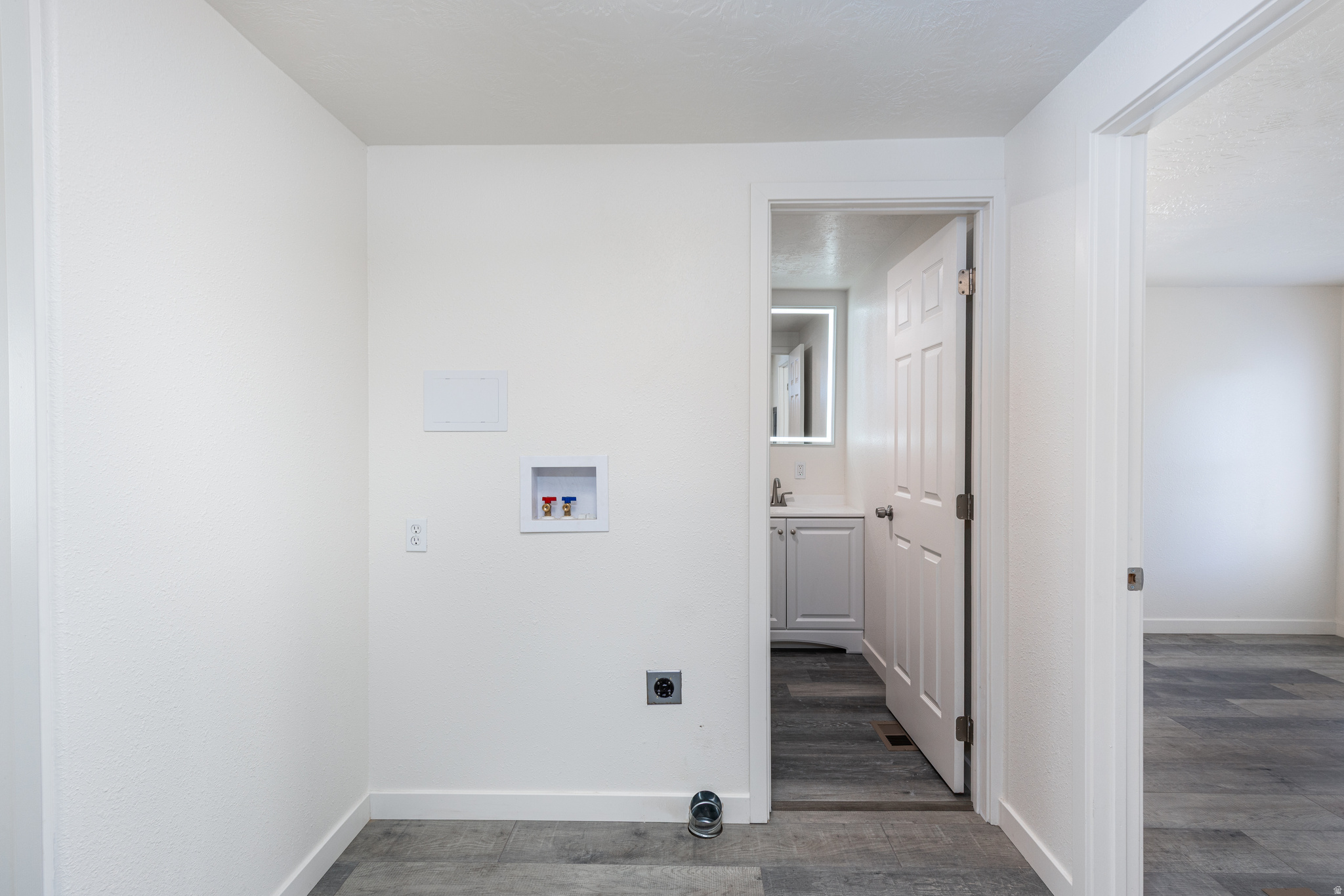 THE COUNTRY SQUIRE S - Residential