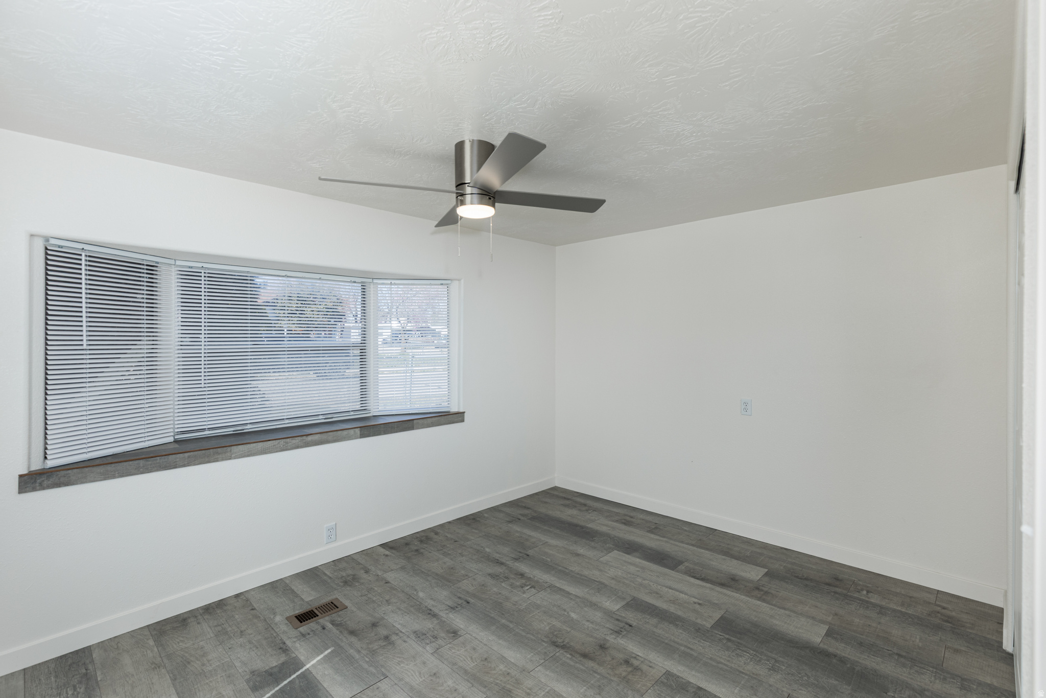 THE COUNTRY SQUIRE S - Residential