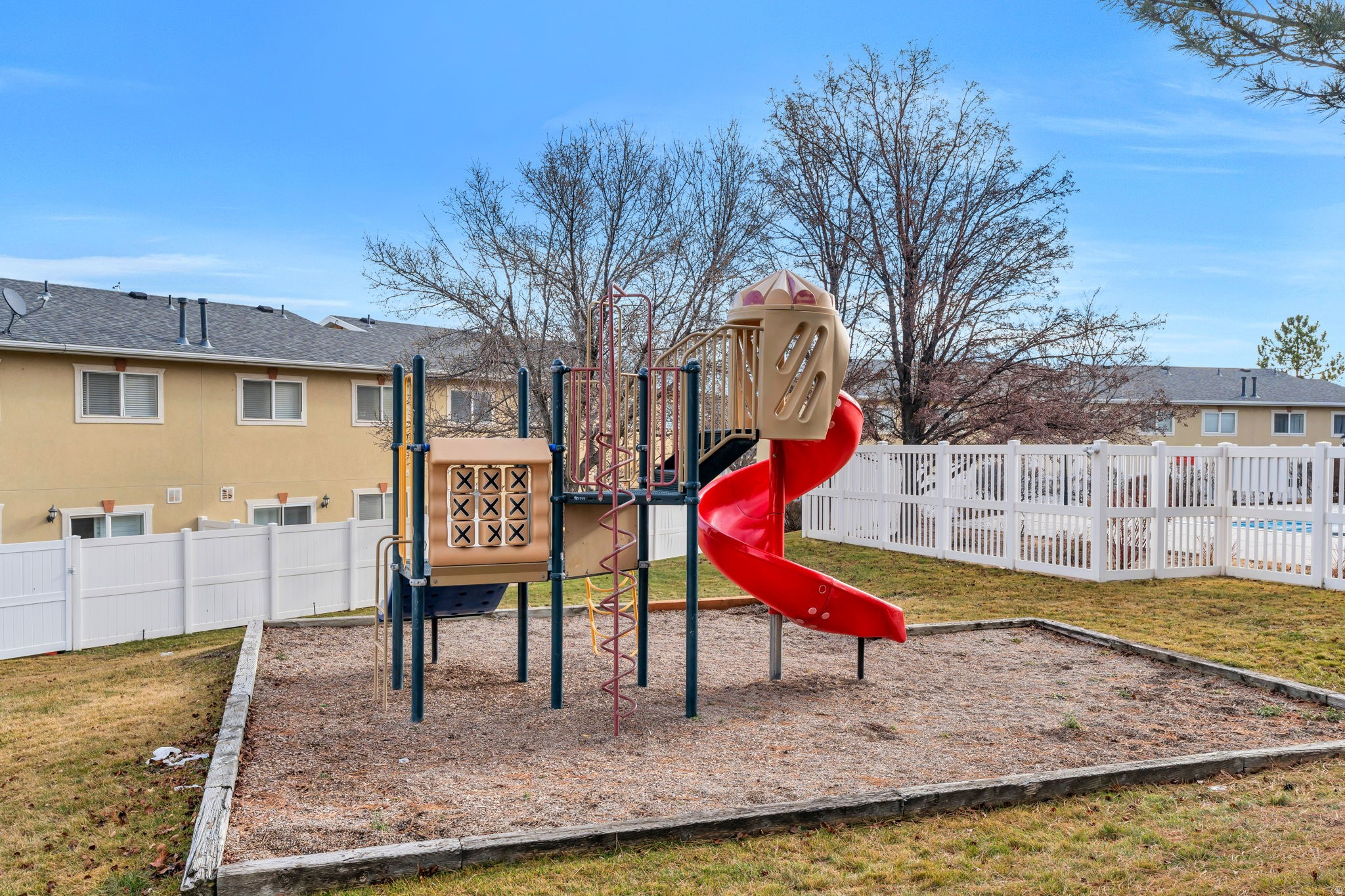 TUSCANY TOWNHOMES PHASE 1 CONDO - Residential